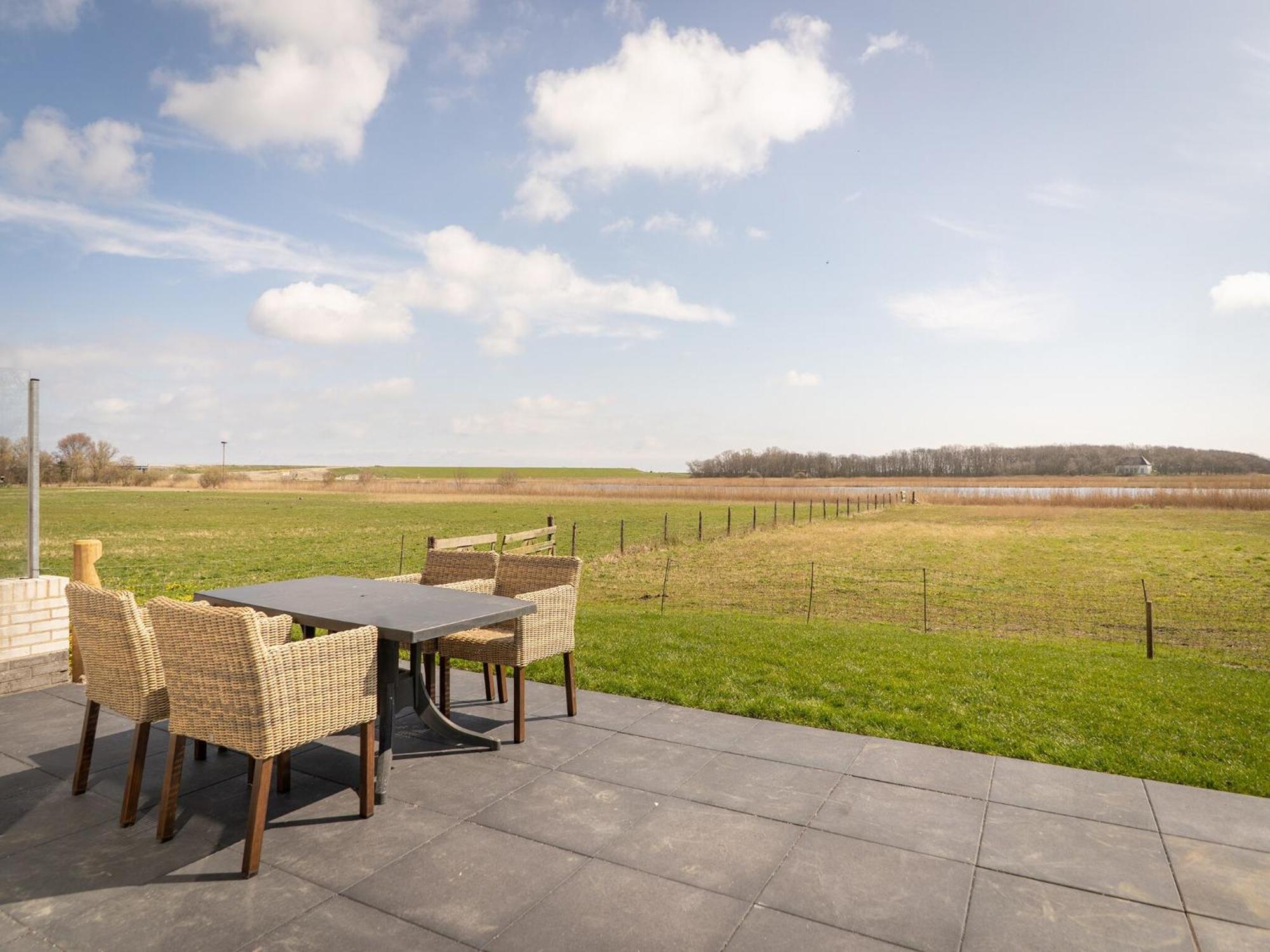 Great Farmhouse In De Cocksdorp With Garden Exterior foto